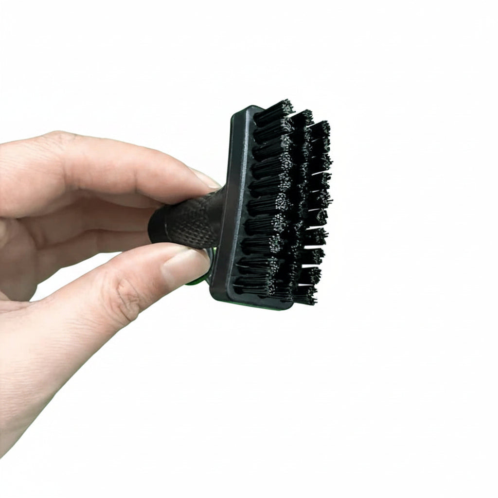 Golf Brush with Magnetic Clasp
